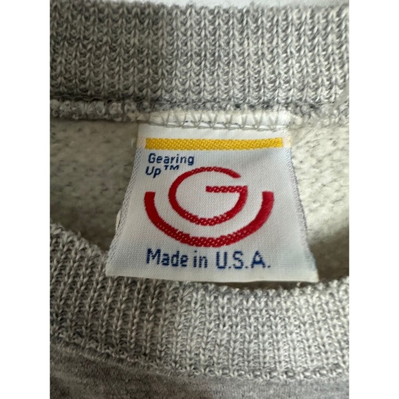 Vintage Gearing Up USA Made Crewneck Sweatshirt Embroidered Dolls‎ Gray Medium - Picture 6 of 7